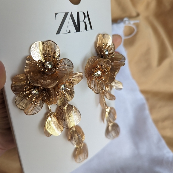 Zara Kate Middleton cascading floral earrings - Picture 6 of 10